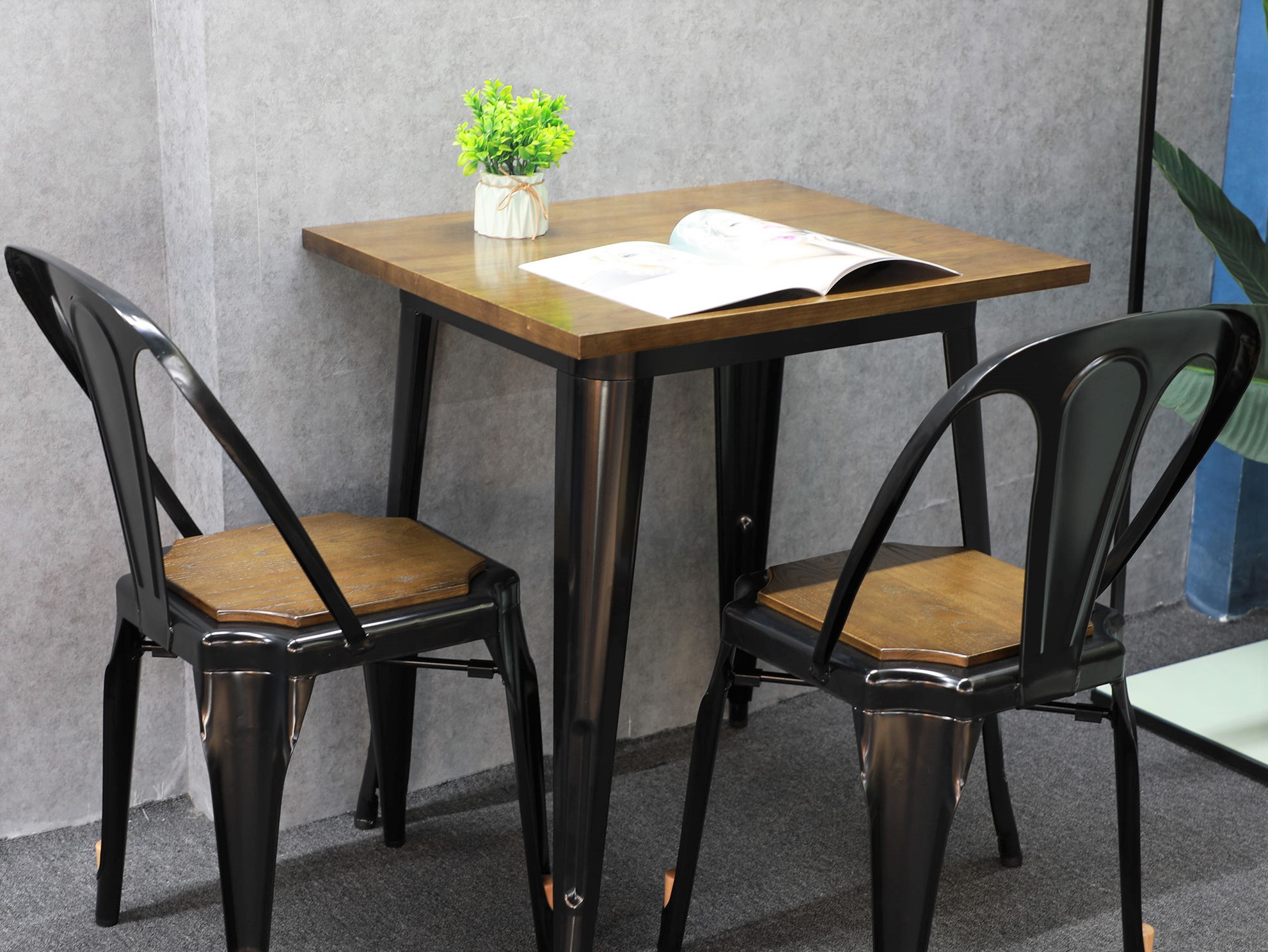 https://www.goldapplefurniture.com/metal-chair-with-wood-seat-industrial-chair-supplier-ga2101c-45stw-product/